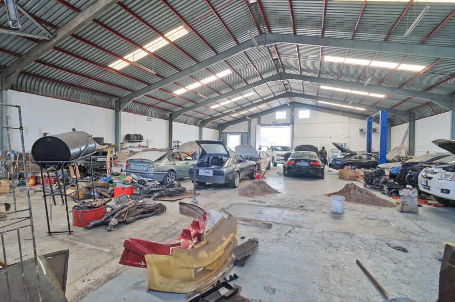 To Let commercial Property for Rent in North End Eastern Cape